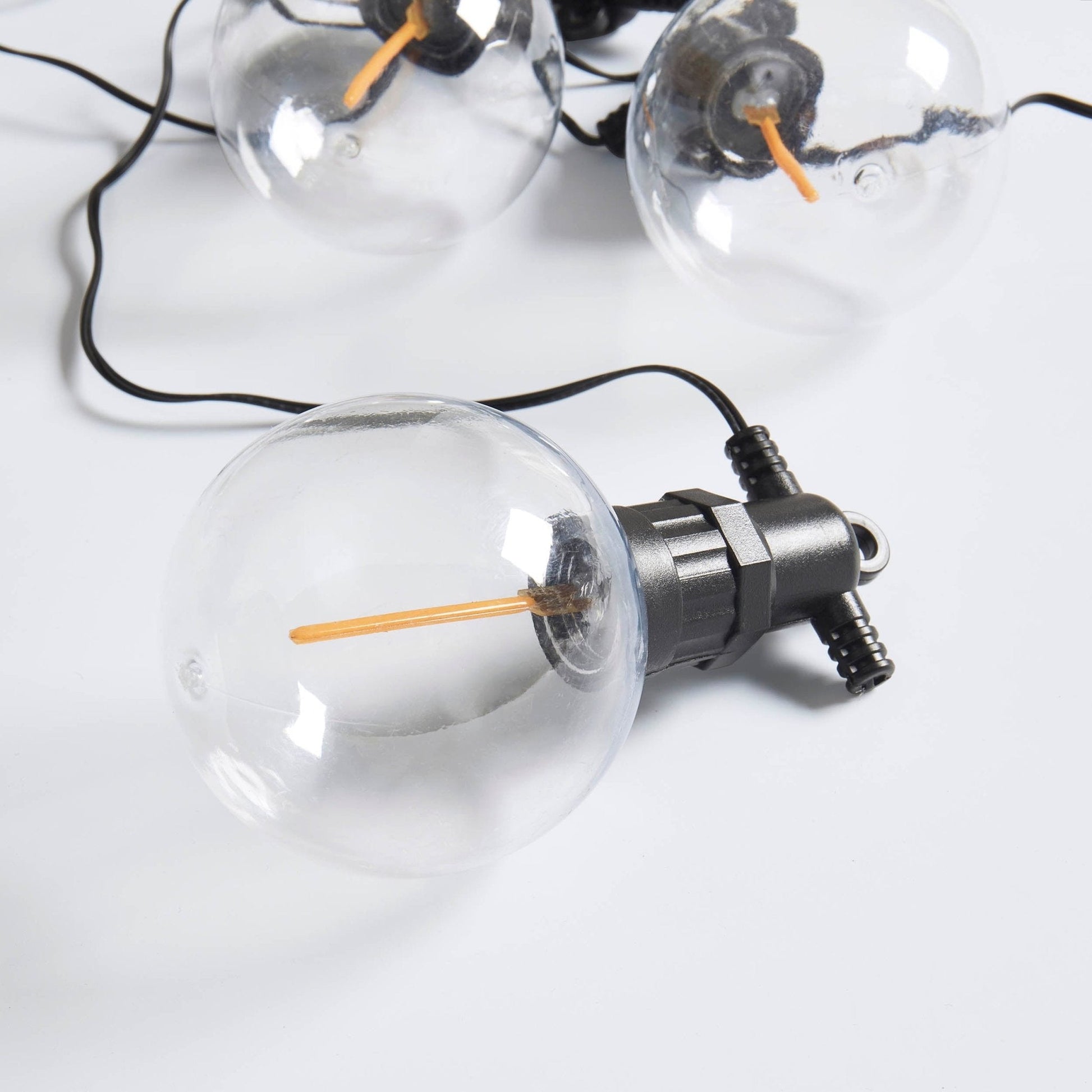 Plug-in flashing outdoor string lights 2700K warm white