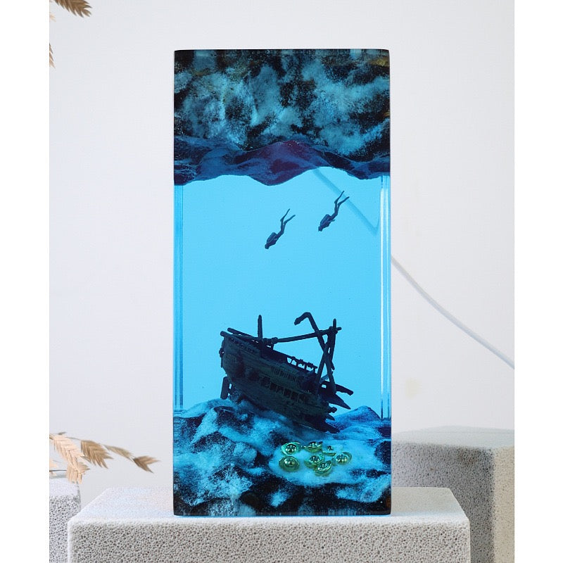 Ocean Cave Diver Resin Lamp – Wooden Art Sculpture Light