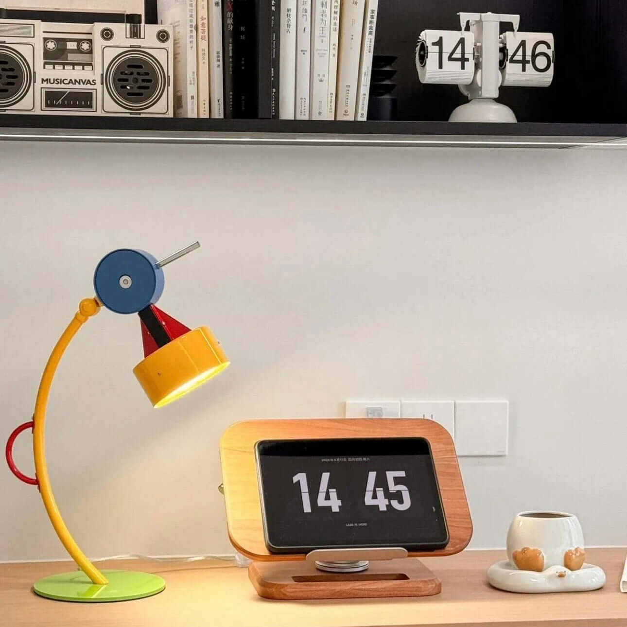 Memphis Geometric Adjustable Table Lamp | Modern LED Art Light