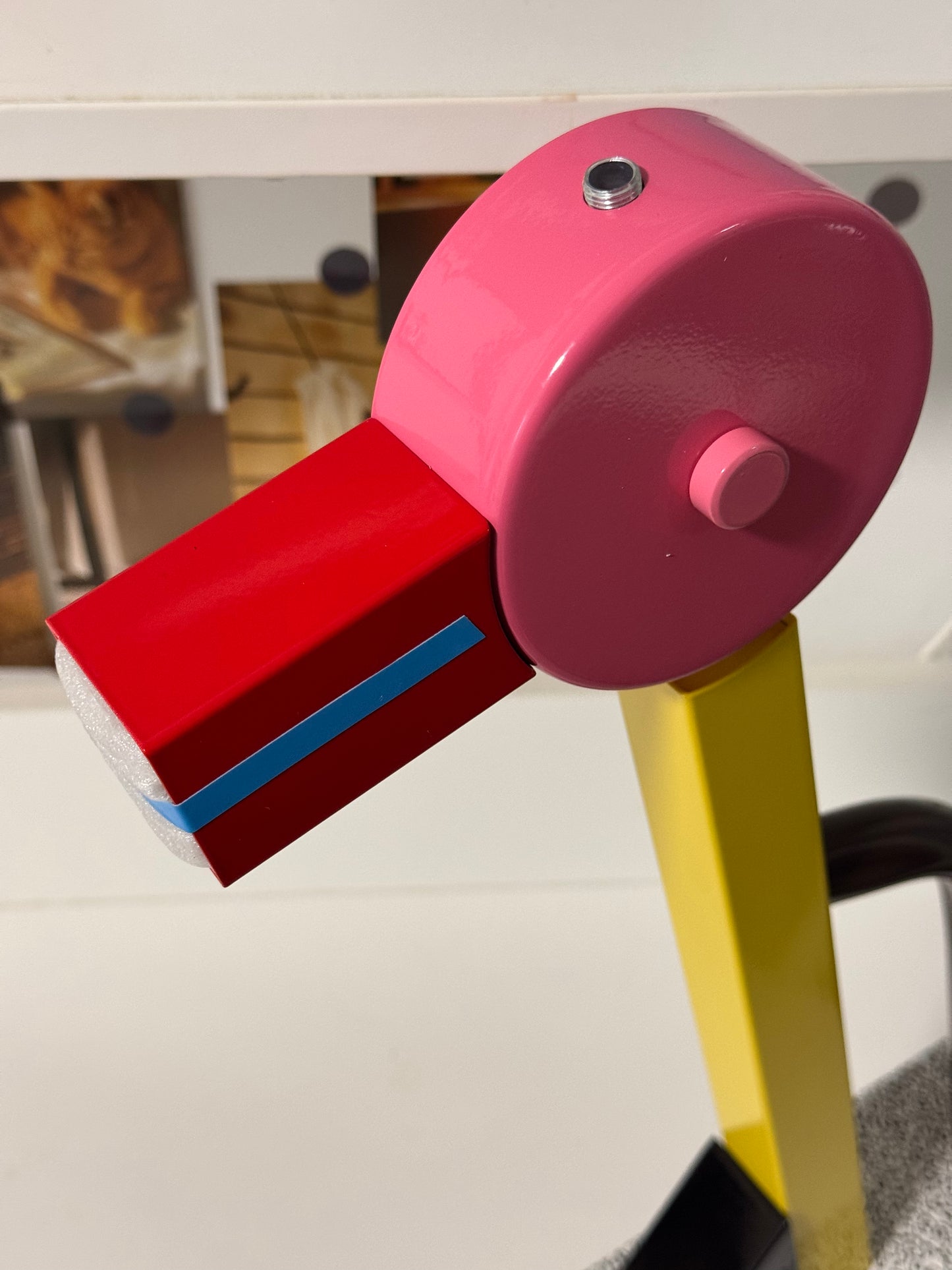 Memphis Bird Table Lamp – Artistic Italian Designer Light