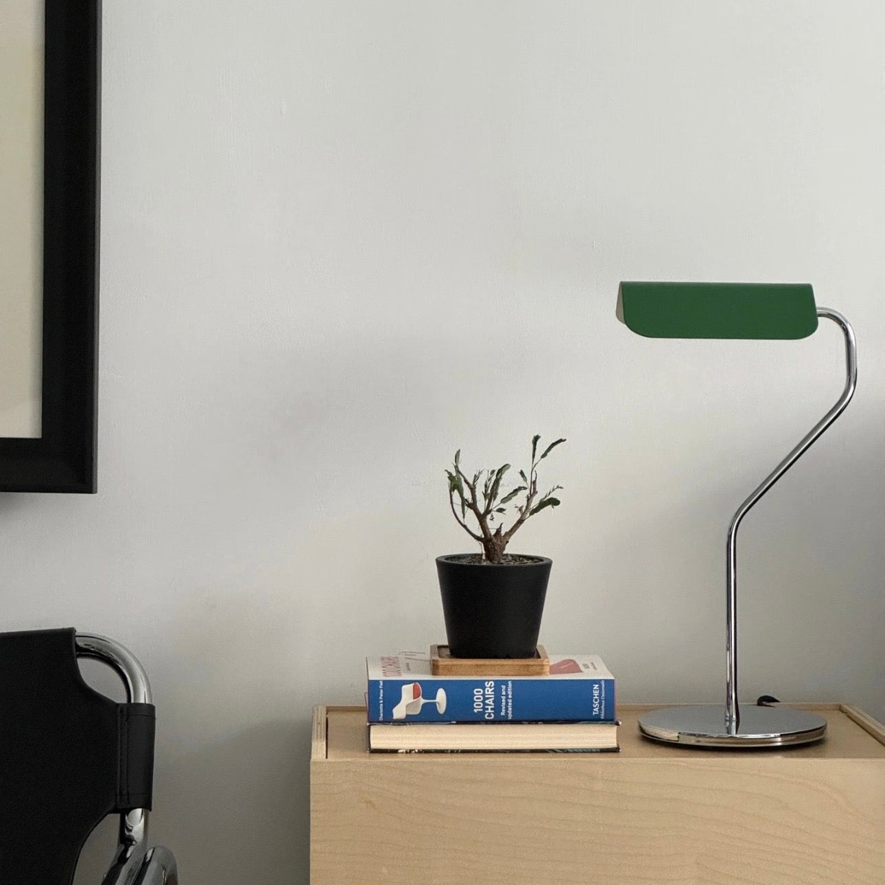 Bauhaus Halo Table Lamp – Modern Colorful Statement Lighting | Lumiosa