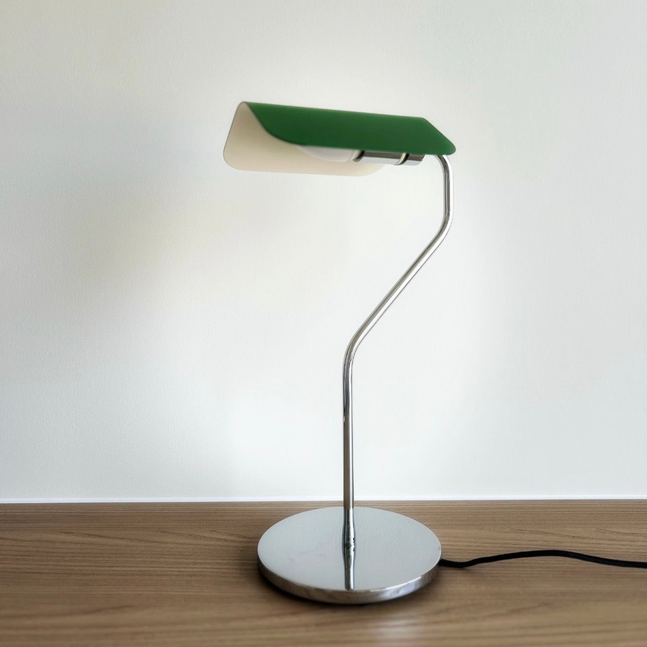 Bauhaus Halo Table Lamp – Modern Colorful Statement Lighting | Lumiosa