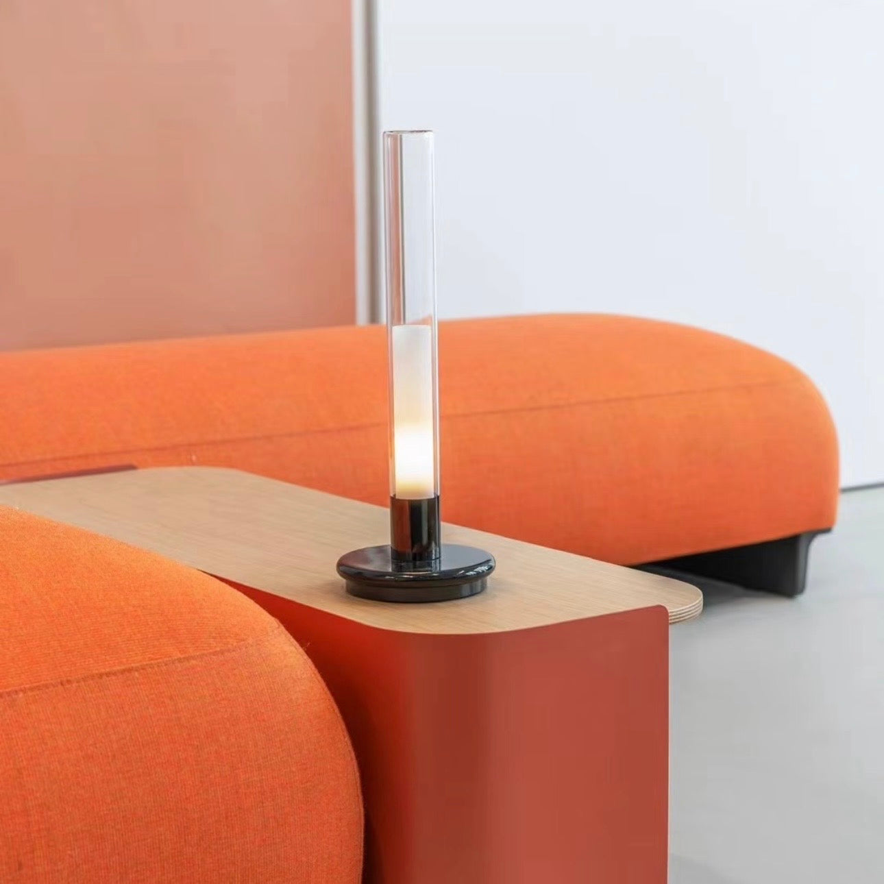 Cordless rechargeable LED candle table lamp with warm 3000K lighting