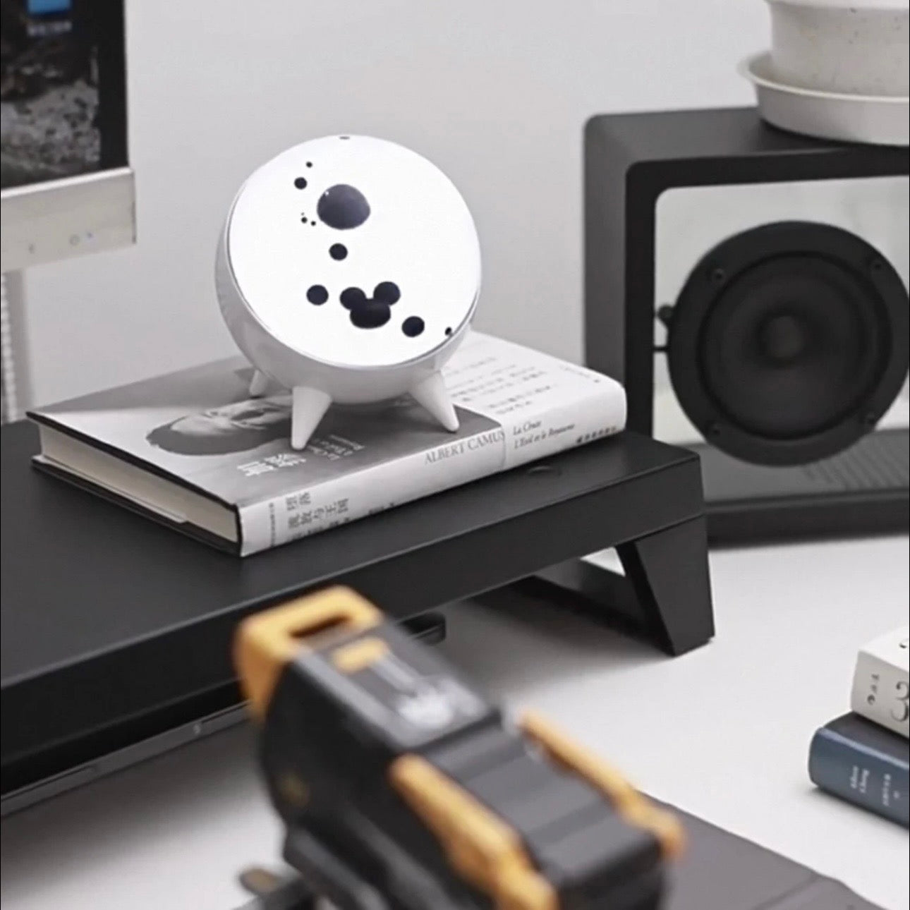 Venom Ferrofluid Music Visualizer Lamp – Not a Speaker