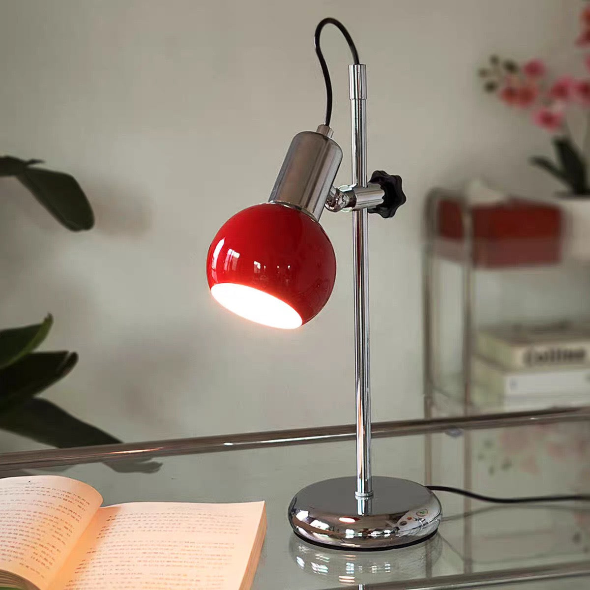 Retro Bauhaus LED Desk Lamp – Adjustable Modern Eye-Care Light