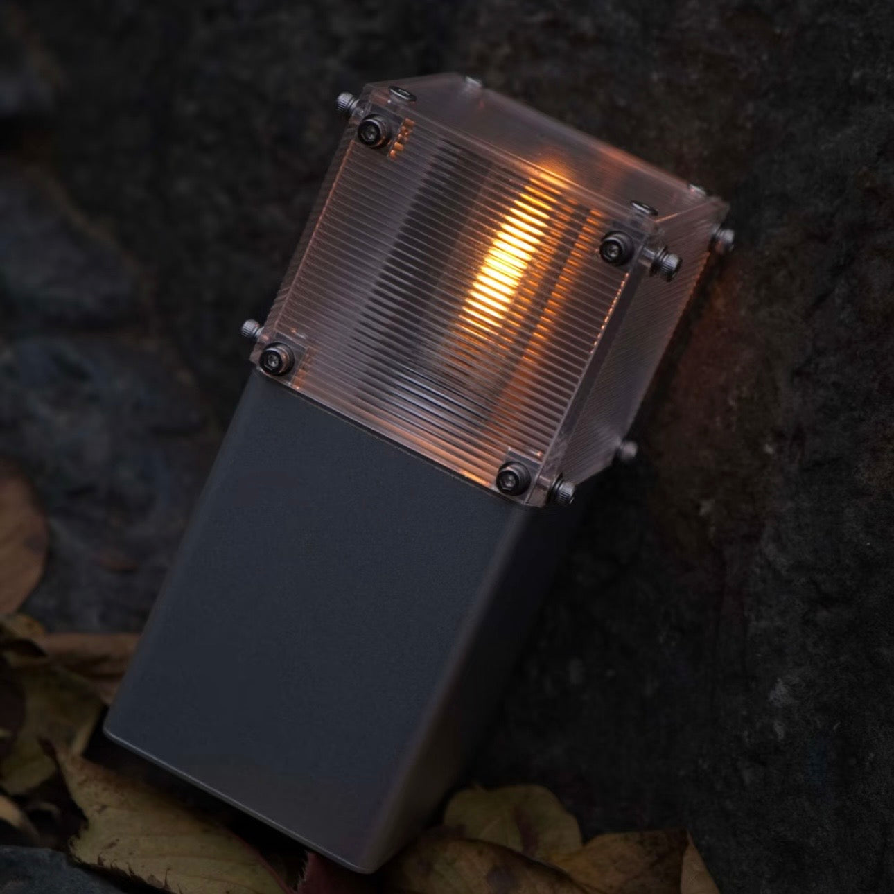 Portable-warm-yellow-ambient-light-for-outdoor-camping
