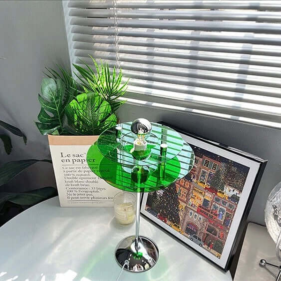 Energy-efficient LED Bauhaus table lamp with high-transparency acrylic body