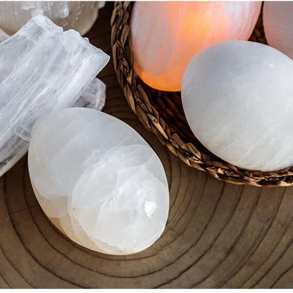 Gypsum Ore LED Night Light – Mini Bedside Ambient Lamp