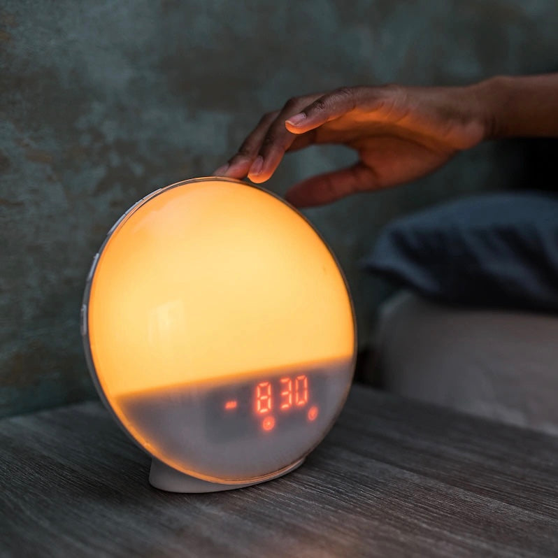 Dimmable LED wake-up light for bedroom or dorm